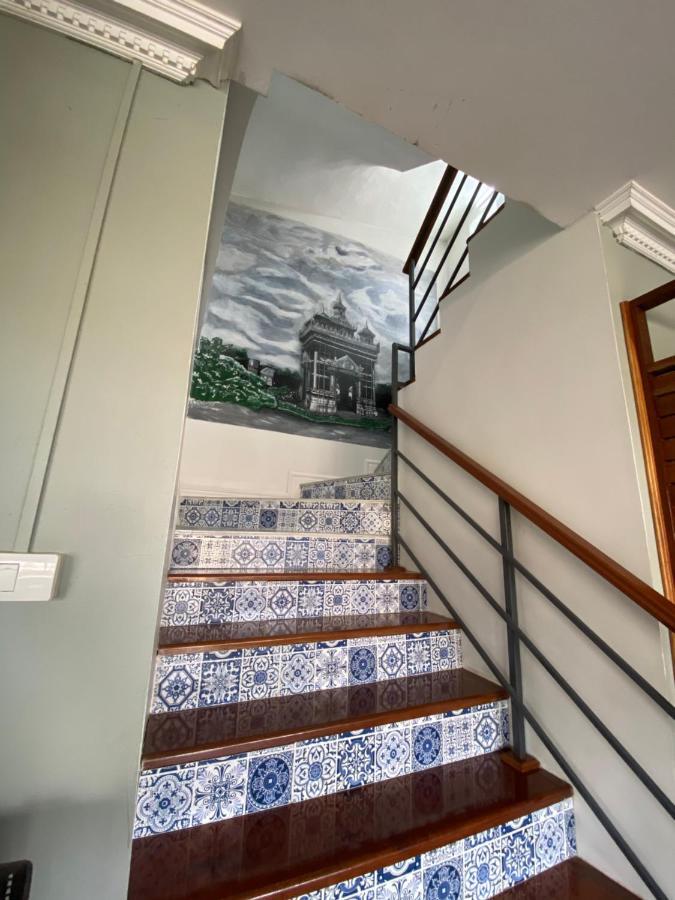 Patuxay Place Вьентьян Экстерьер фото